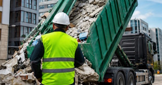 Вывоз строительного мусора в Копейске: услуги лицензированной компании — ПроМусор